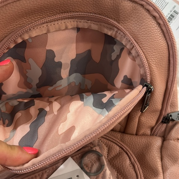 NWT Lug VL Hatchback backpack in Blush with bonus matching Metro - Picture 4 of 11